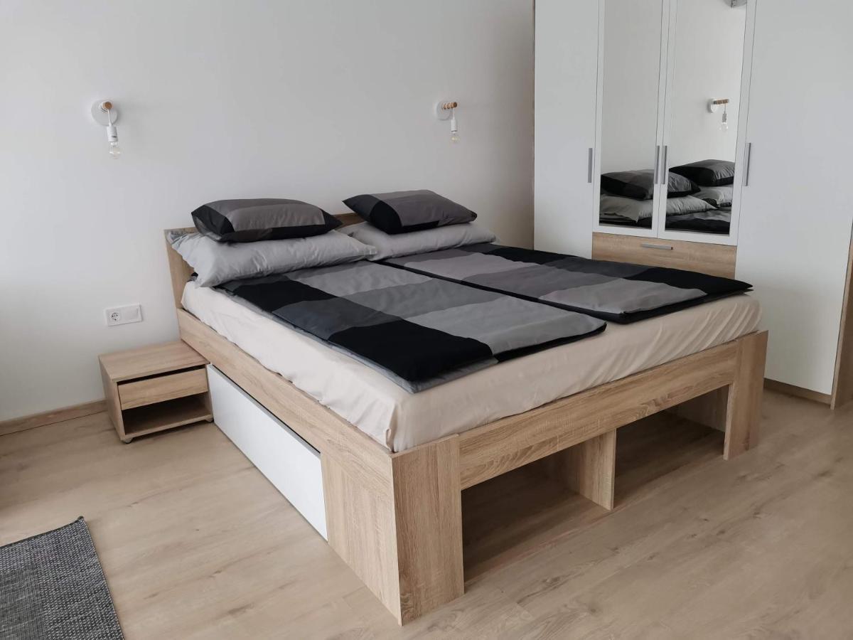 Sweet Life Apartman Eger Esterno foto