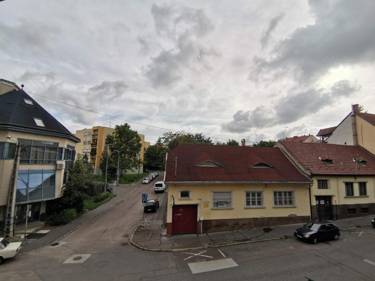 Sweet Life Apartman Eger Esterno foto